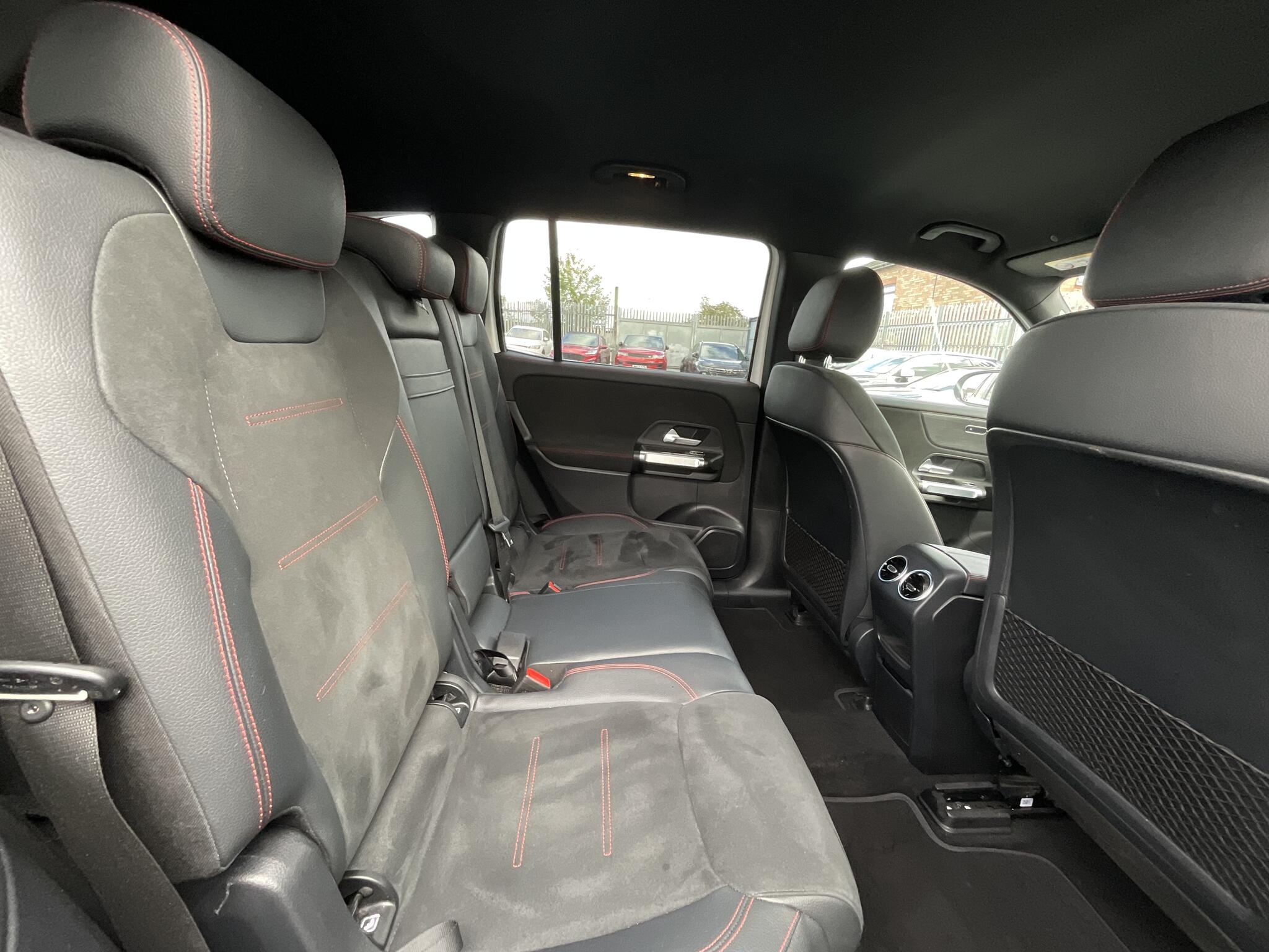 Mercedes-Benz 300 view 12
