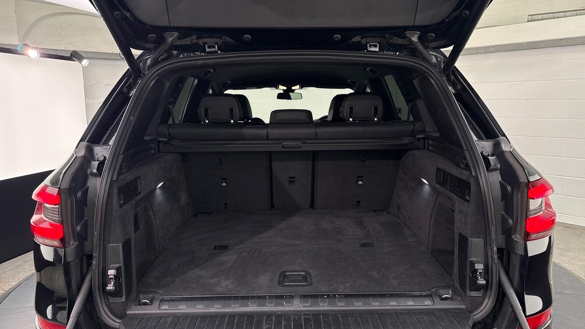 BMW X5 view 13