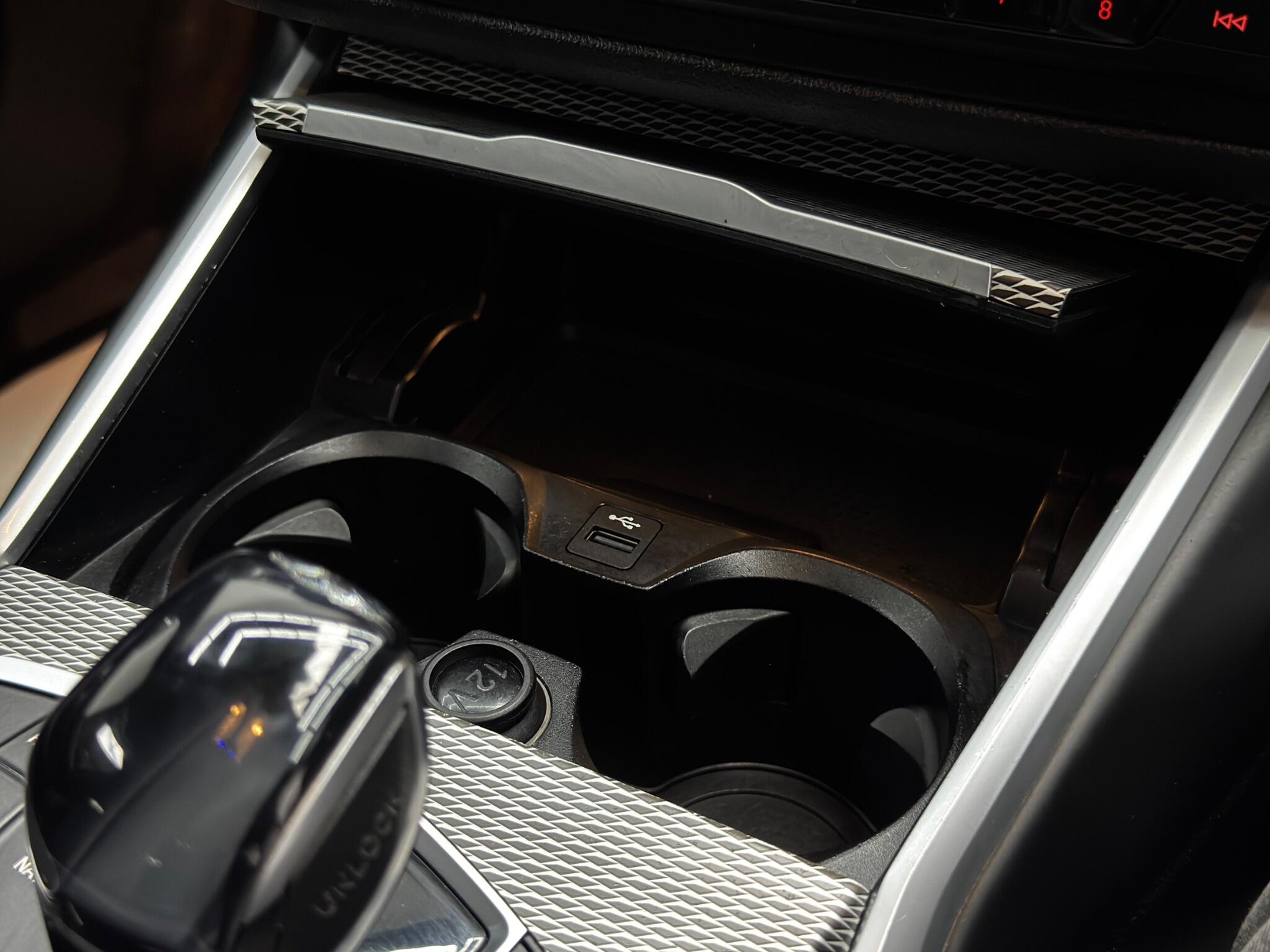BMW 3 Series view 22