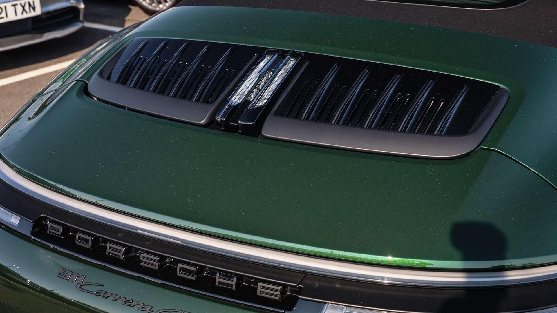 Porsche 911 view 30