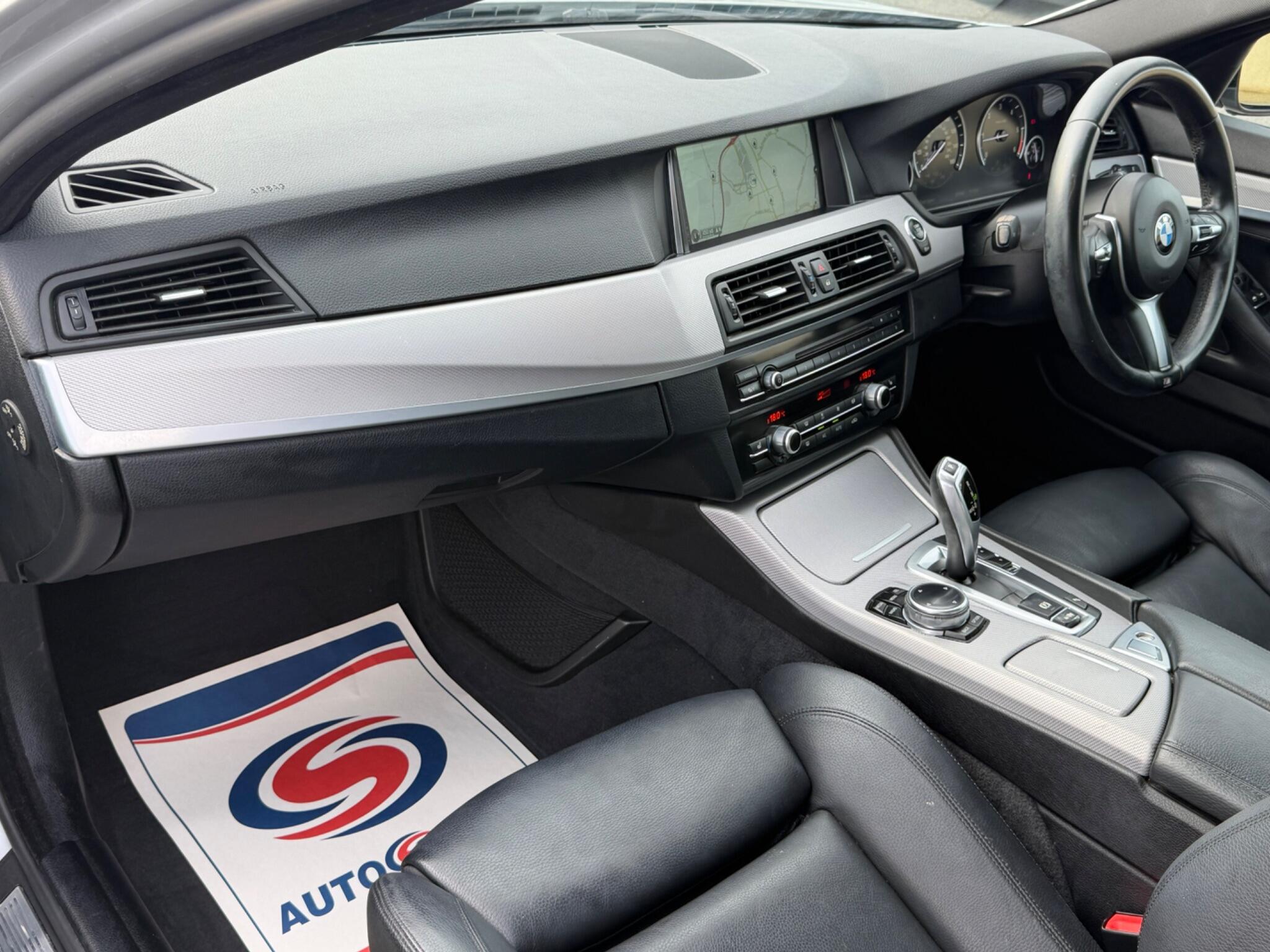 BMW 5 Series view 13