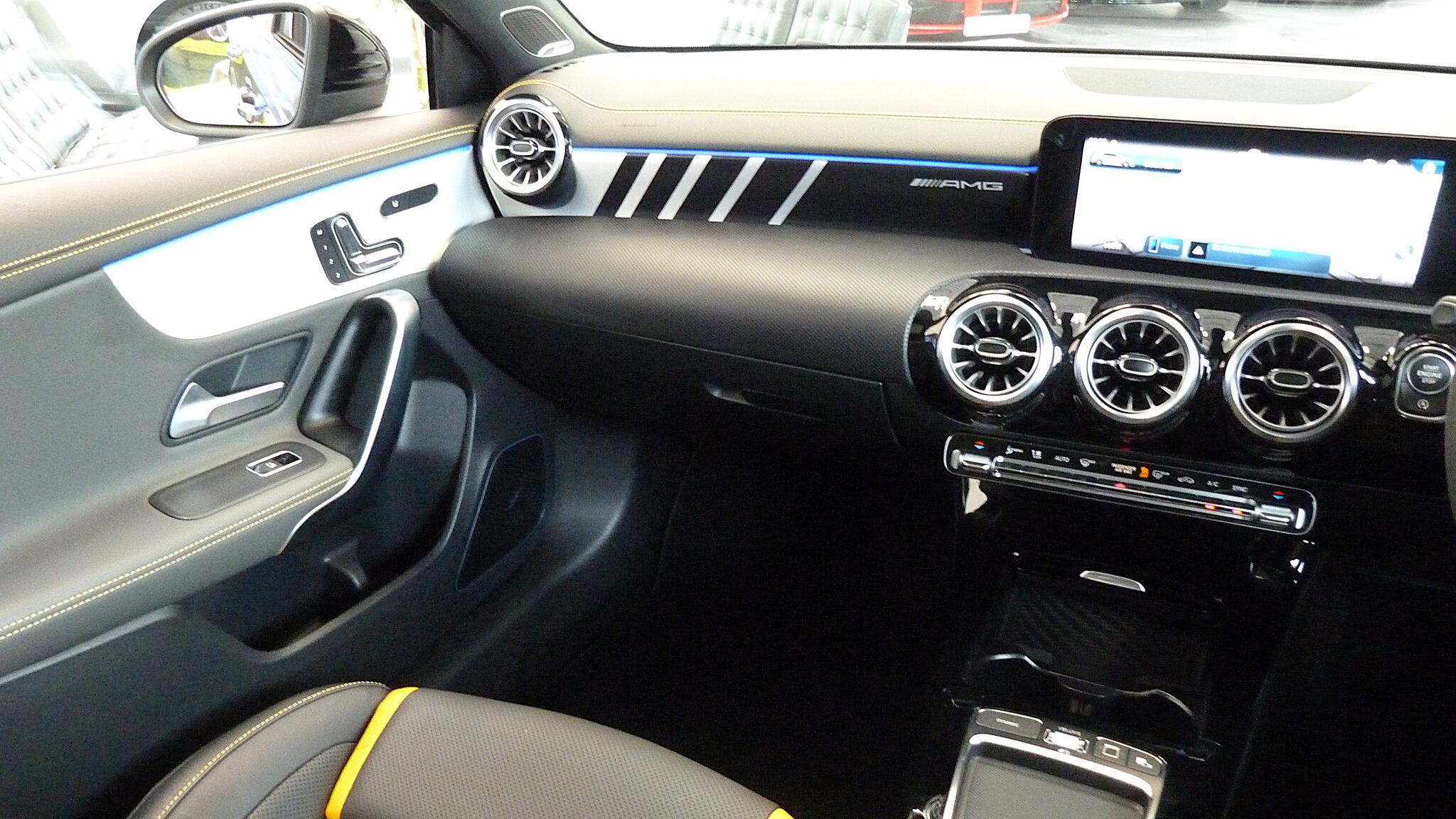 Mercedes-Benz A-Class view 32