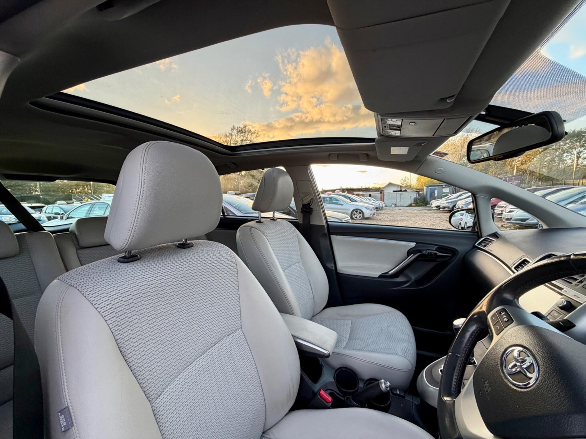 Toyota Verso view 24