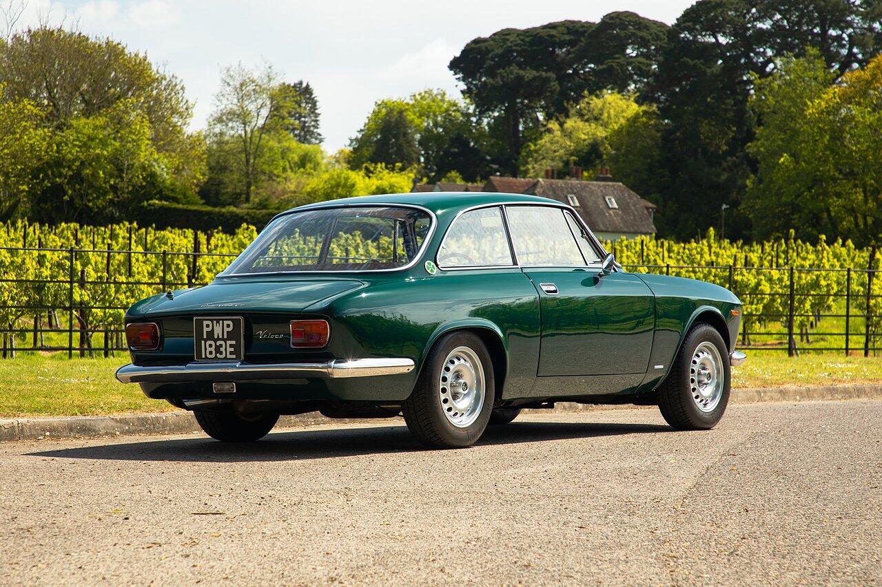Alfa Romeo Giulia view 110