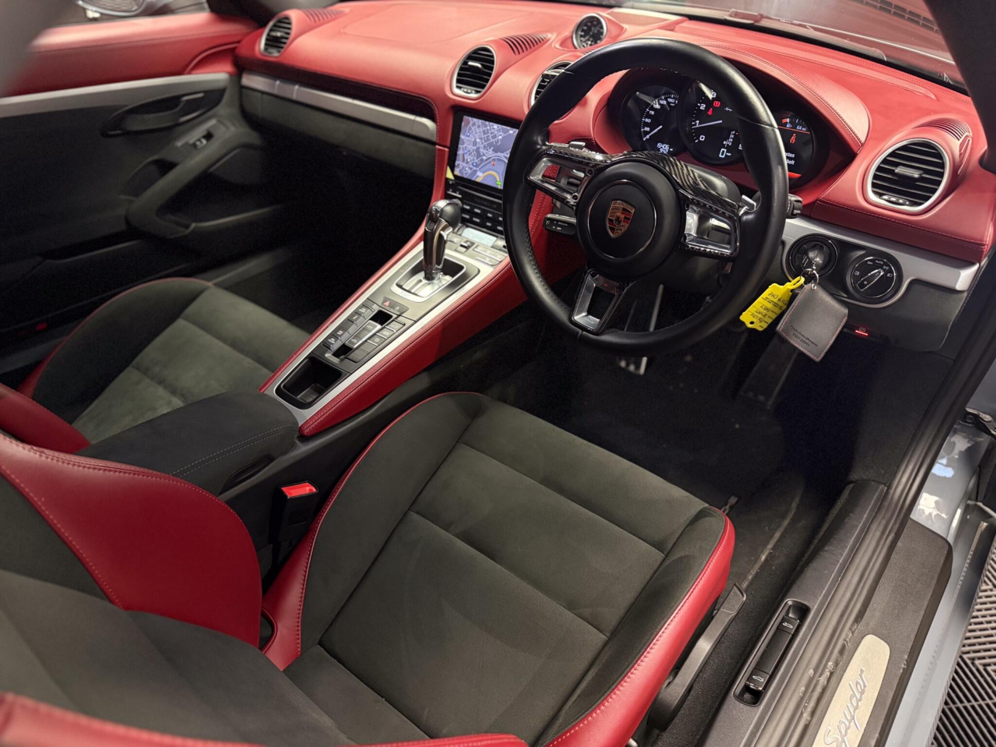 Porsche 718 Spyder view 22