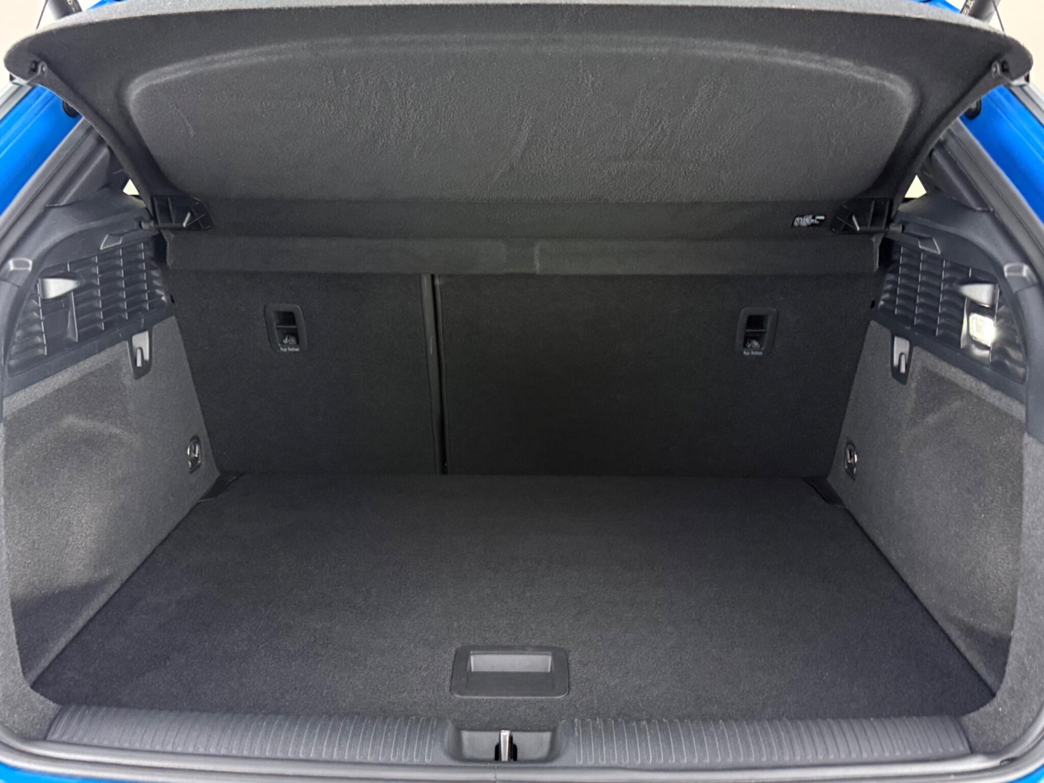Audi Q2 view 10