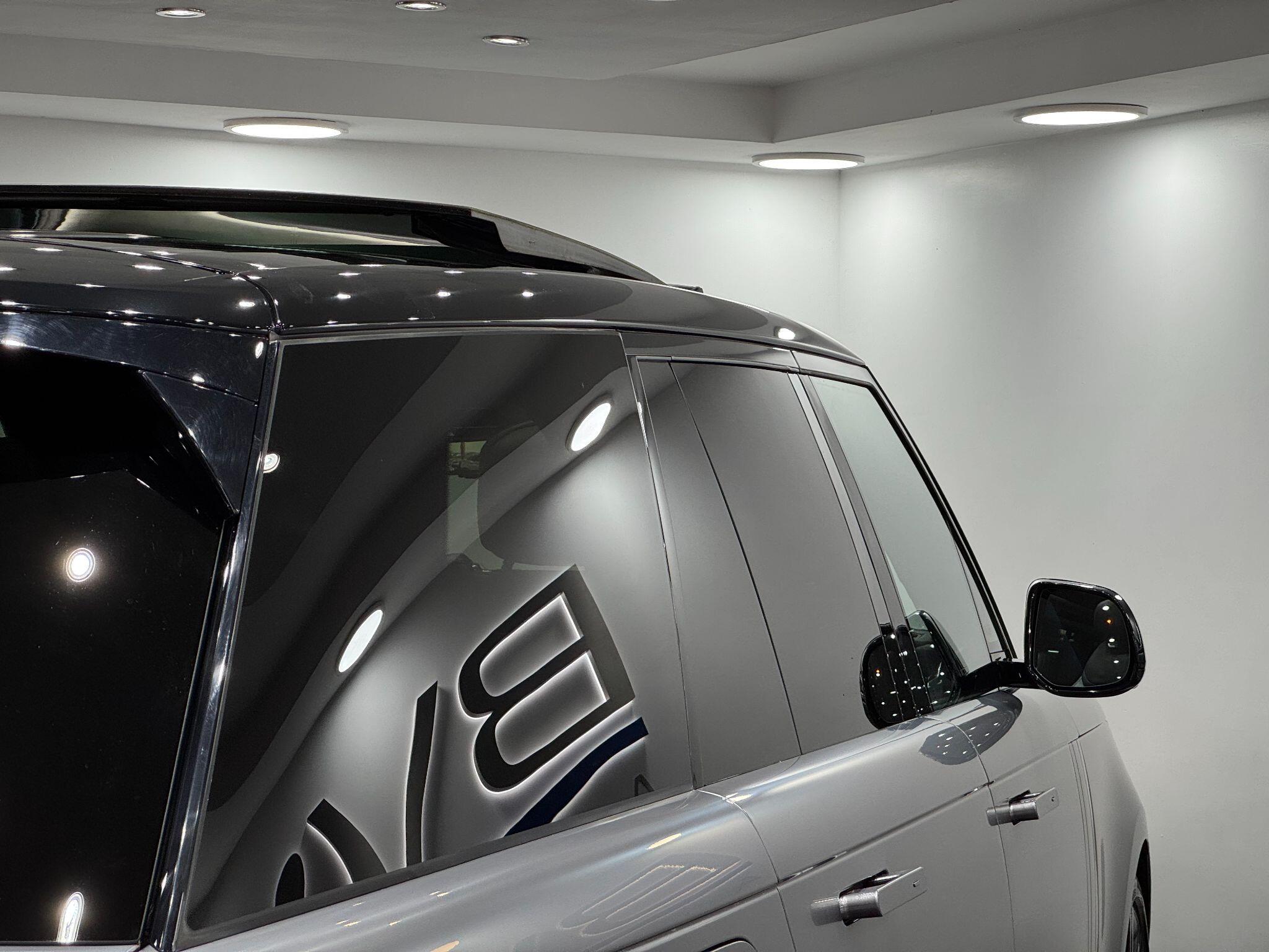Land Rover Range Rover view 22