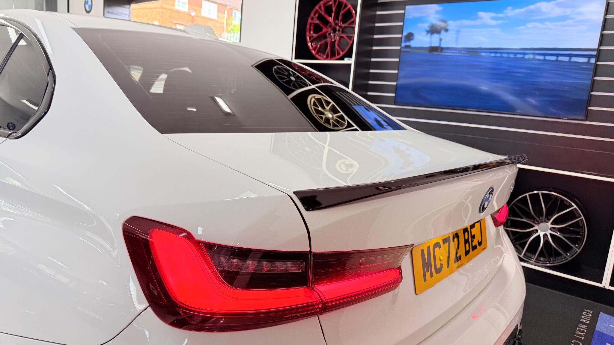 BMW 3 Series view 11