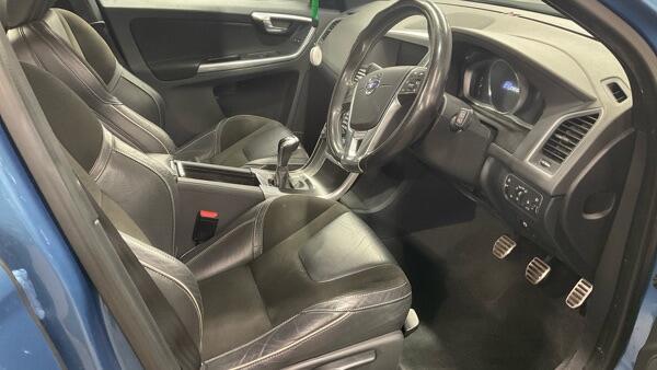 Volvo XC60 view 9