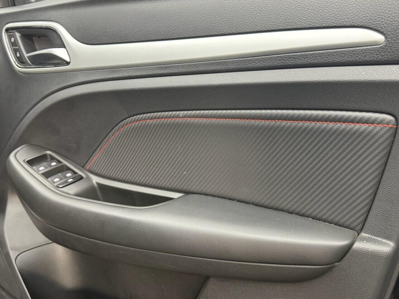 MG ZS view 10
