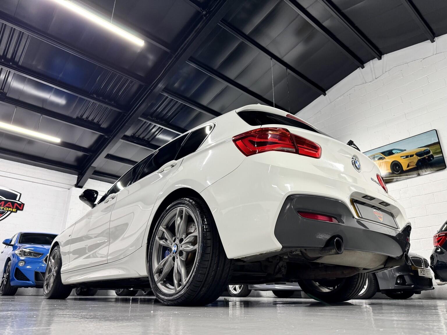 BMW 1 Series view 8