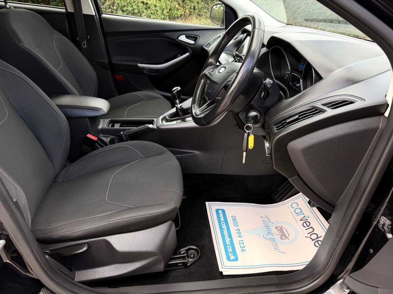 Ford Focus view 20
