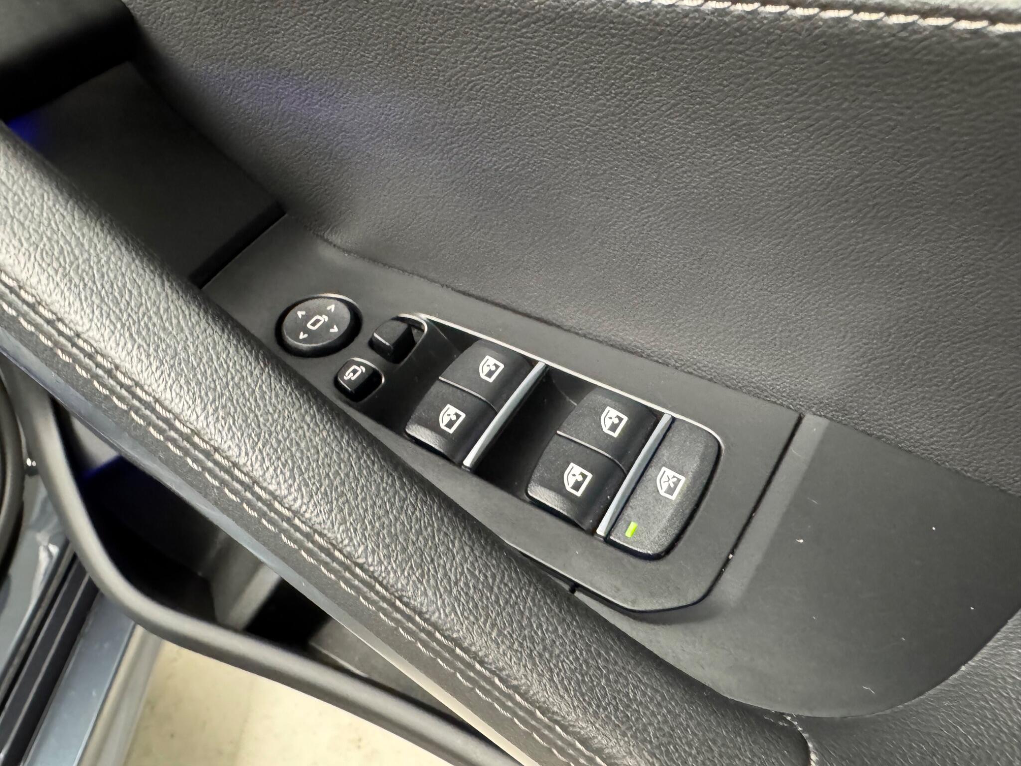 BMW X6 view 19