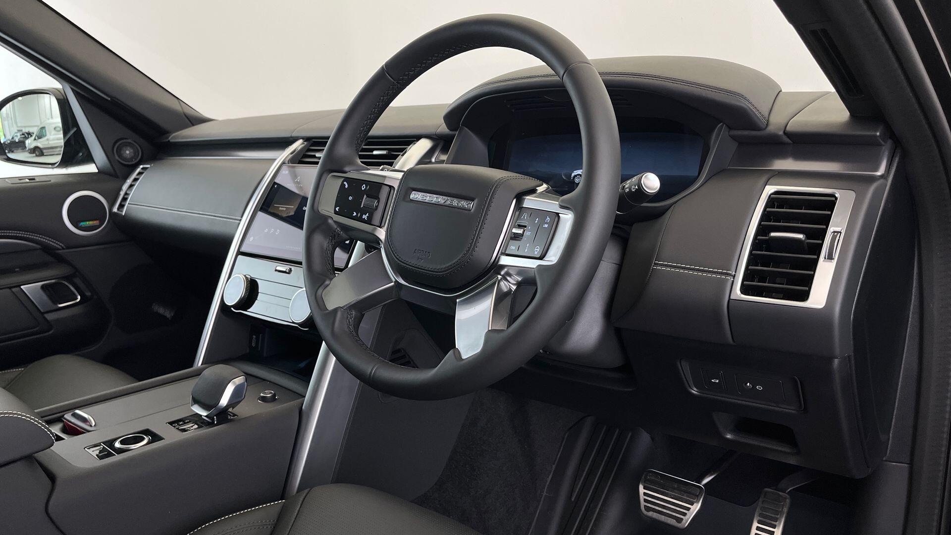 Land Rover Discovery view 33