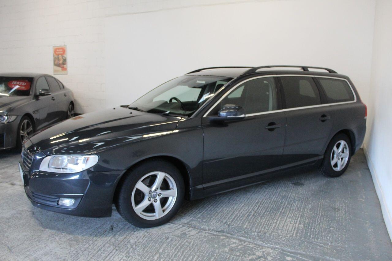 Volvo V70 view 5