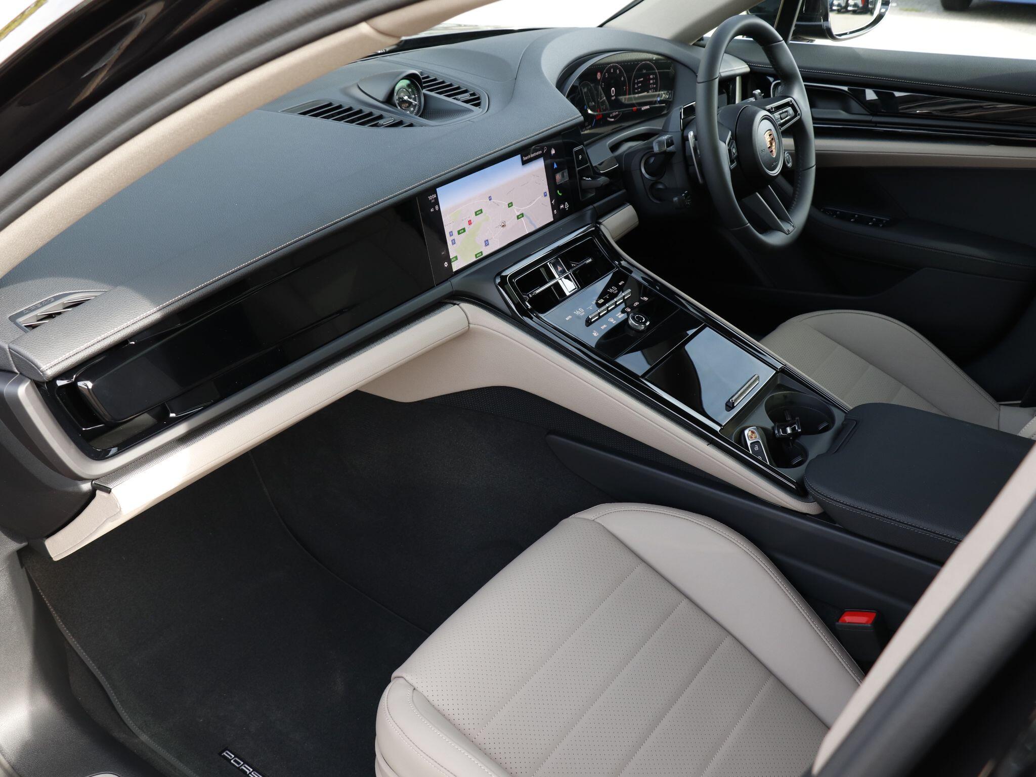 Porsche Panamera view 9