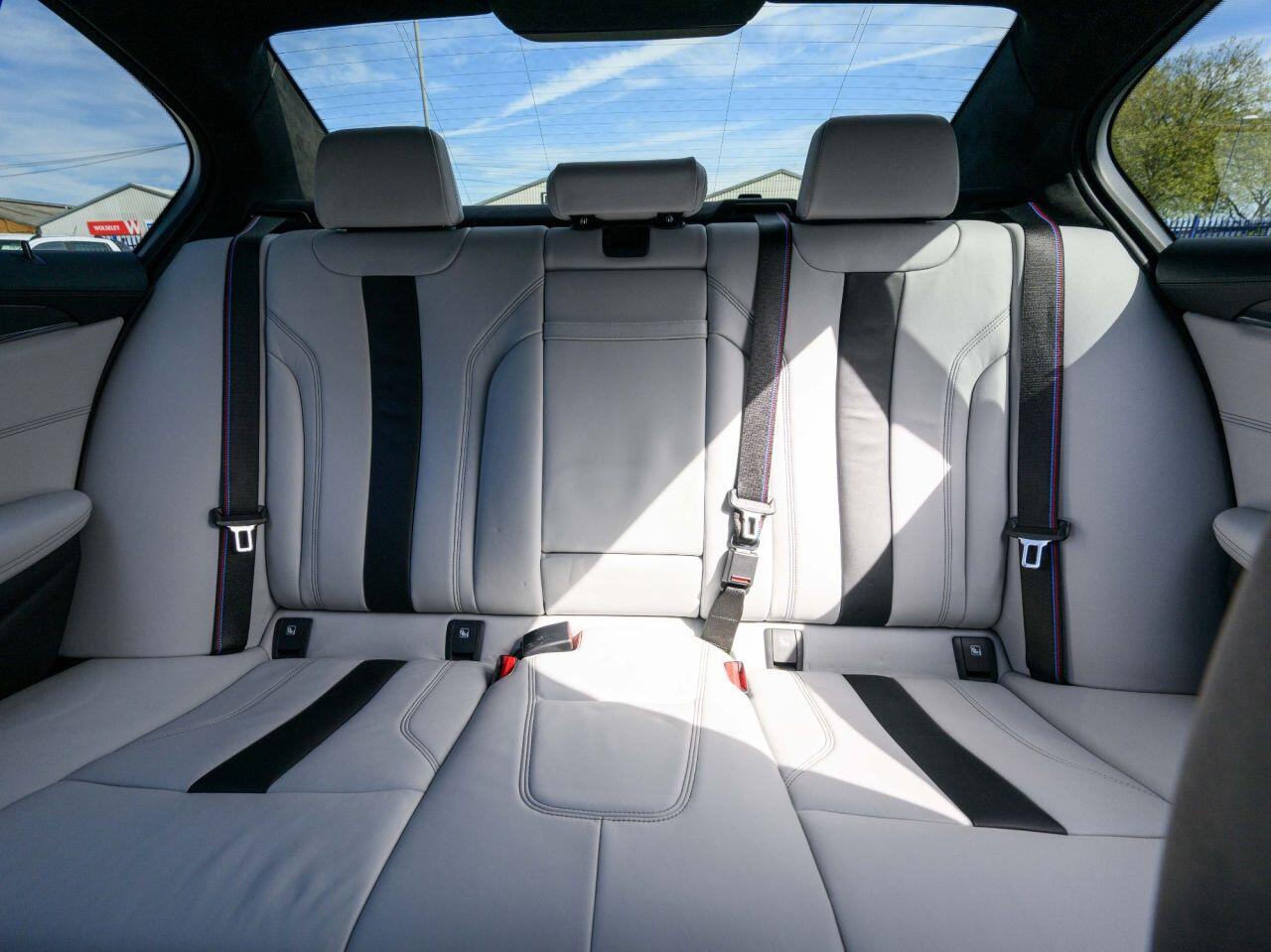 BMW M5 view 20