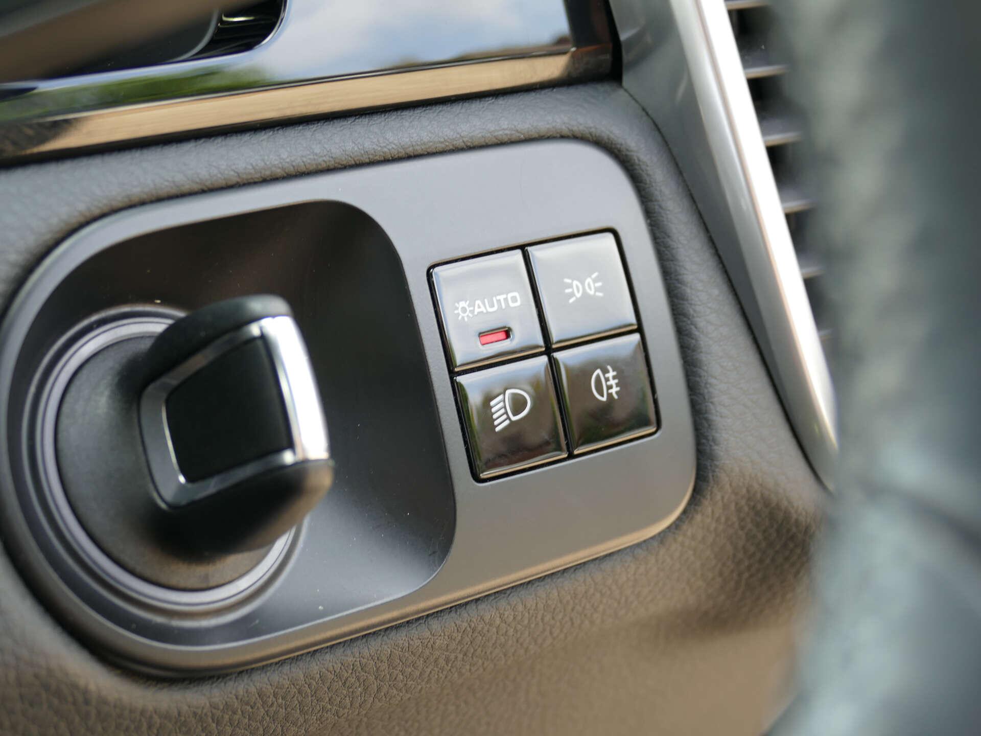 Porsche Cayenne view 40