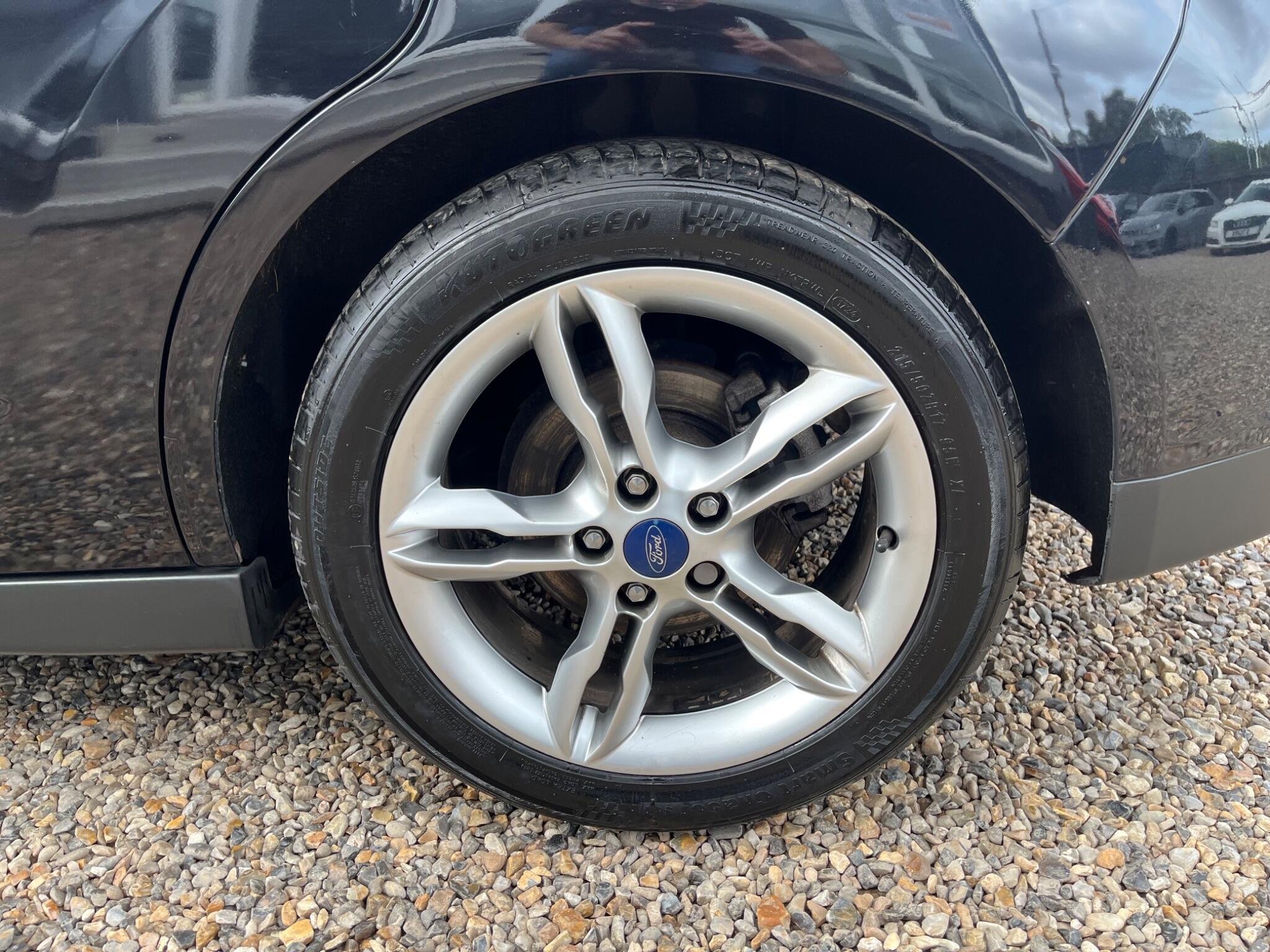Ford C-Max view 8