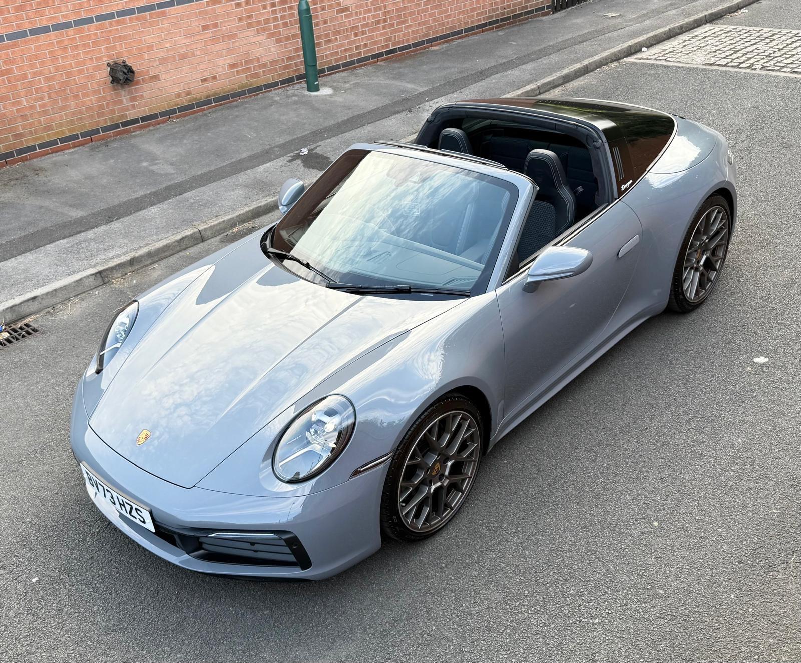 Porsche 911 view 31