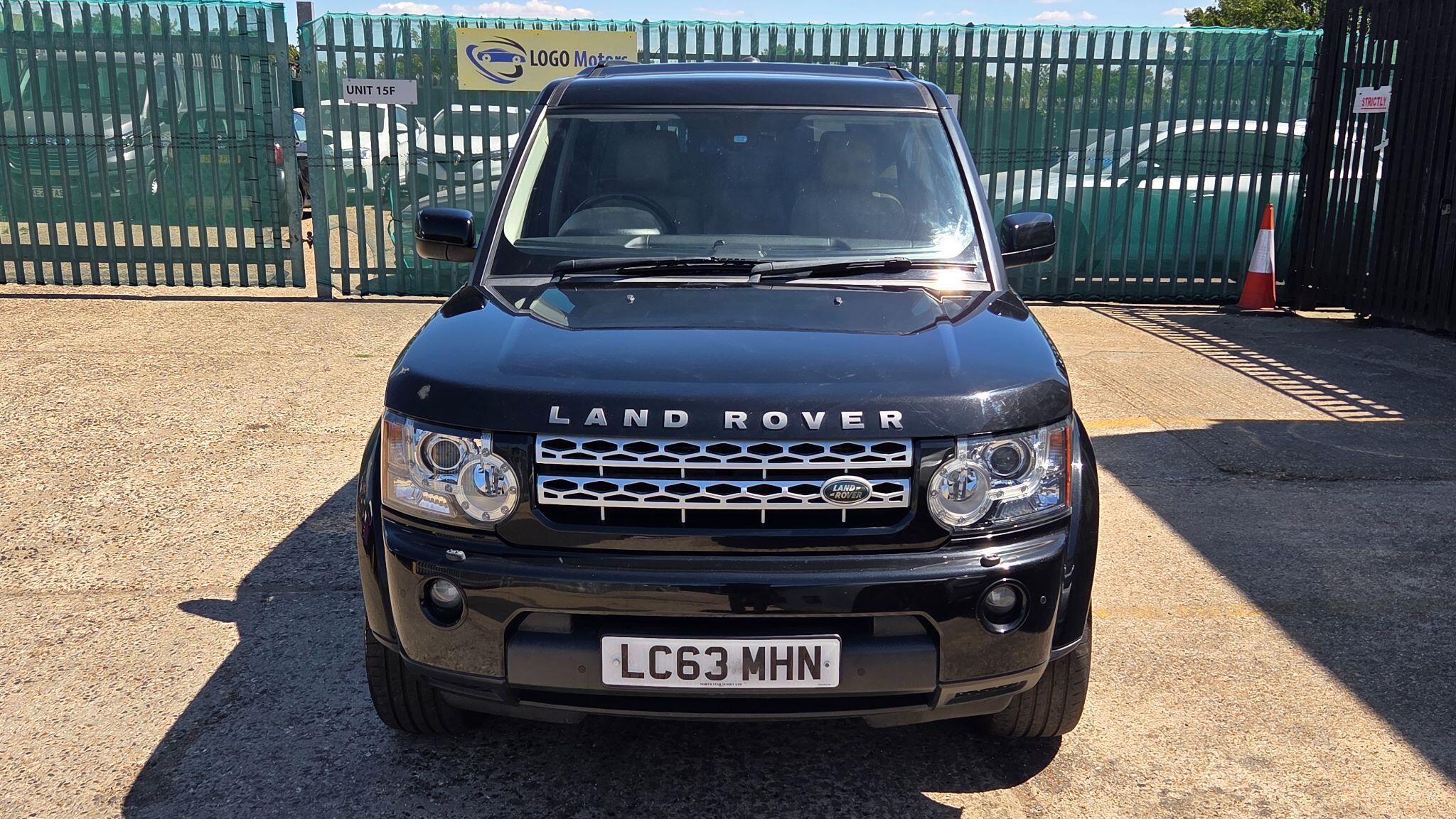 Land Rover Discovery 4 view 3