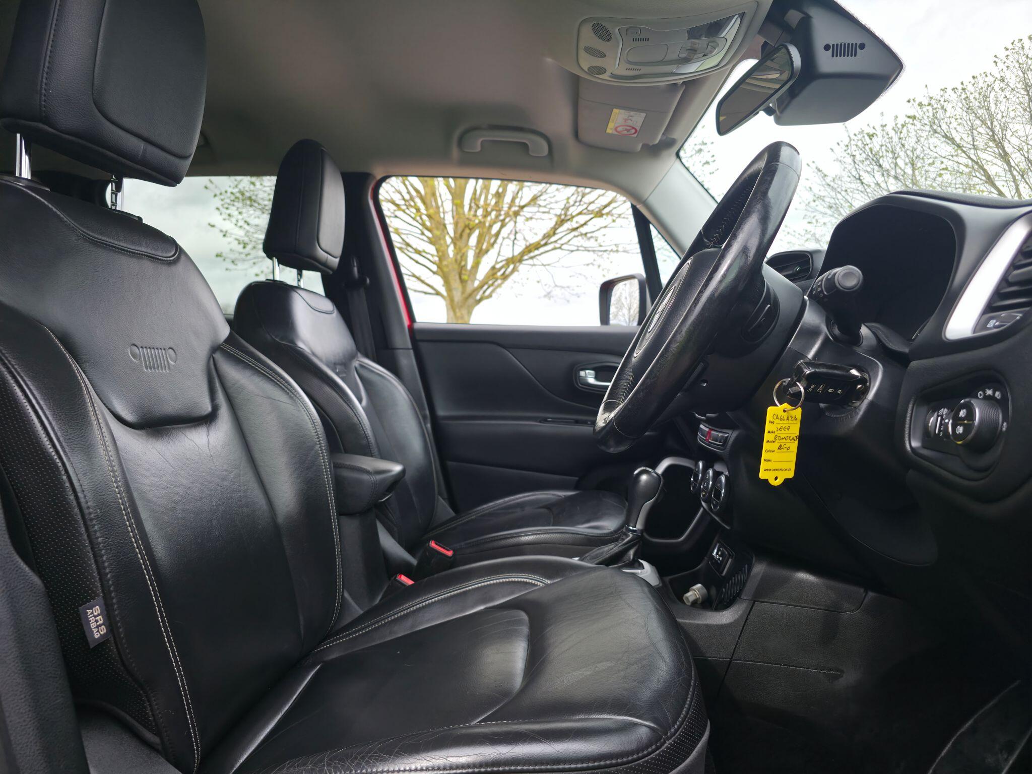 Jeep Renegade view 21