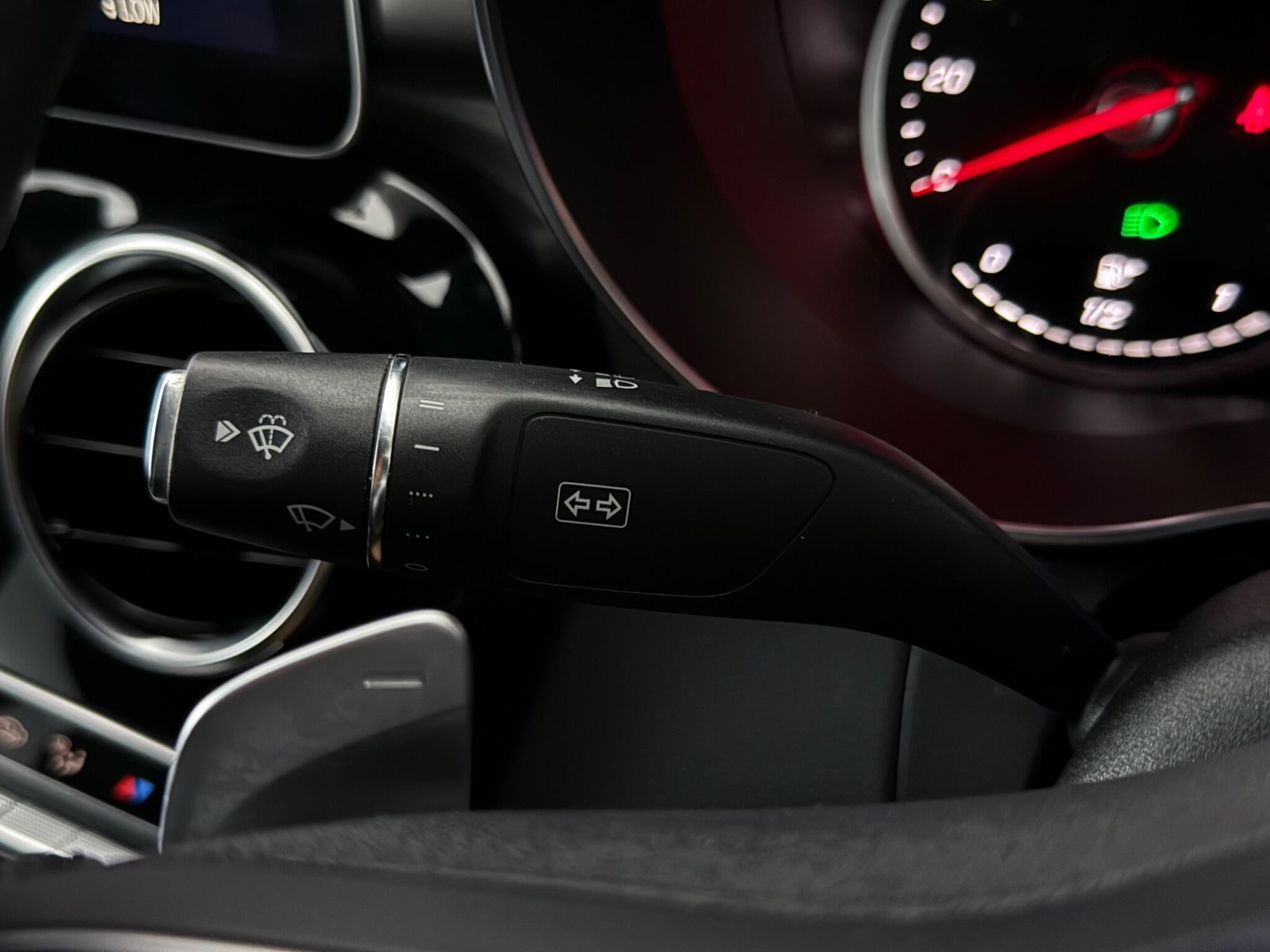 Mercedes-Benz GLC view 18