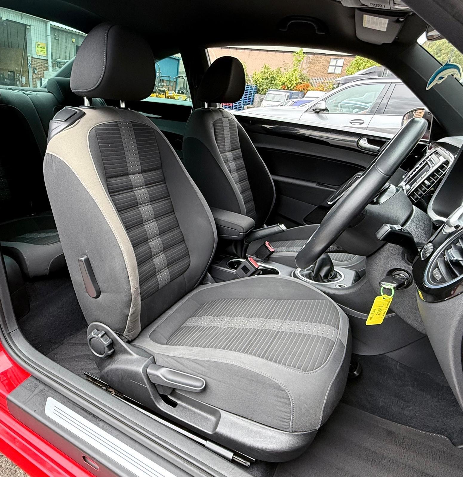 Volkswagen Beetle view 5