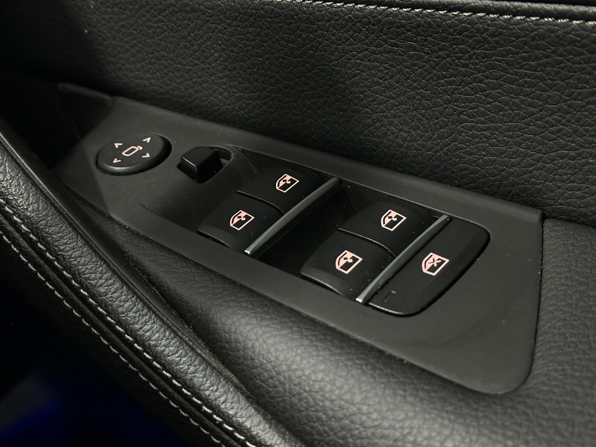 BMW 5 Series view 18