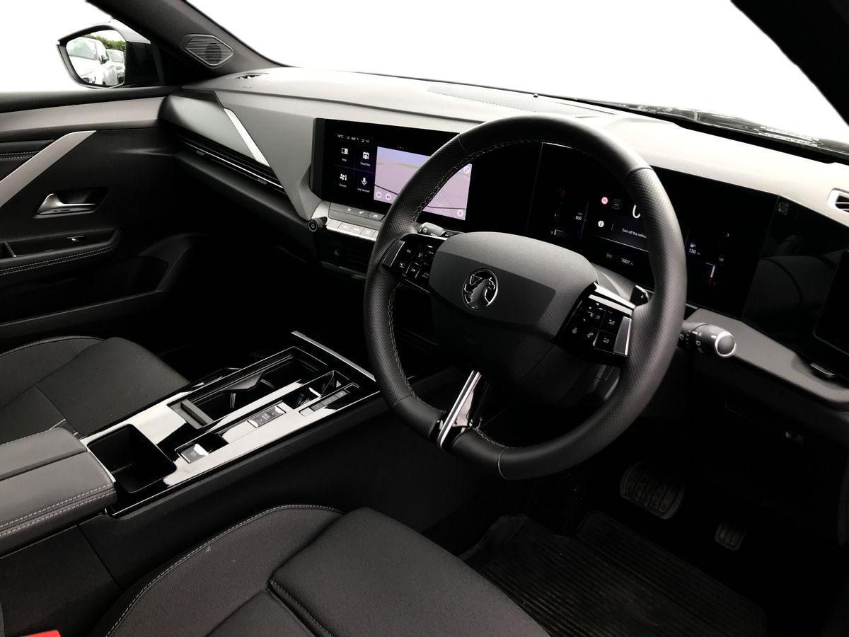 Vauxhall Astra view 3