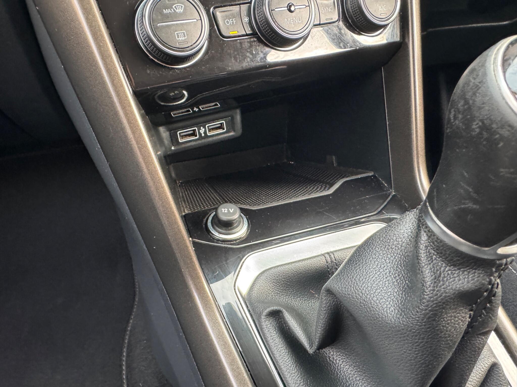 Volkswagen T-Roc view 27