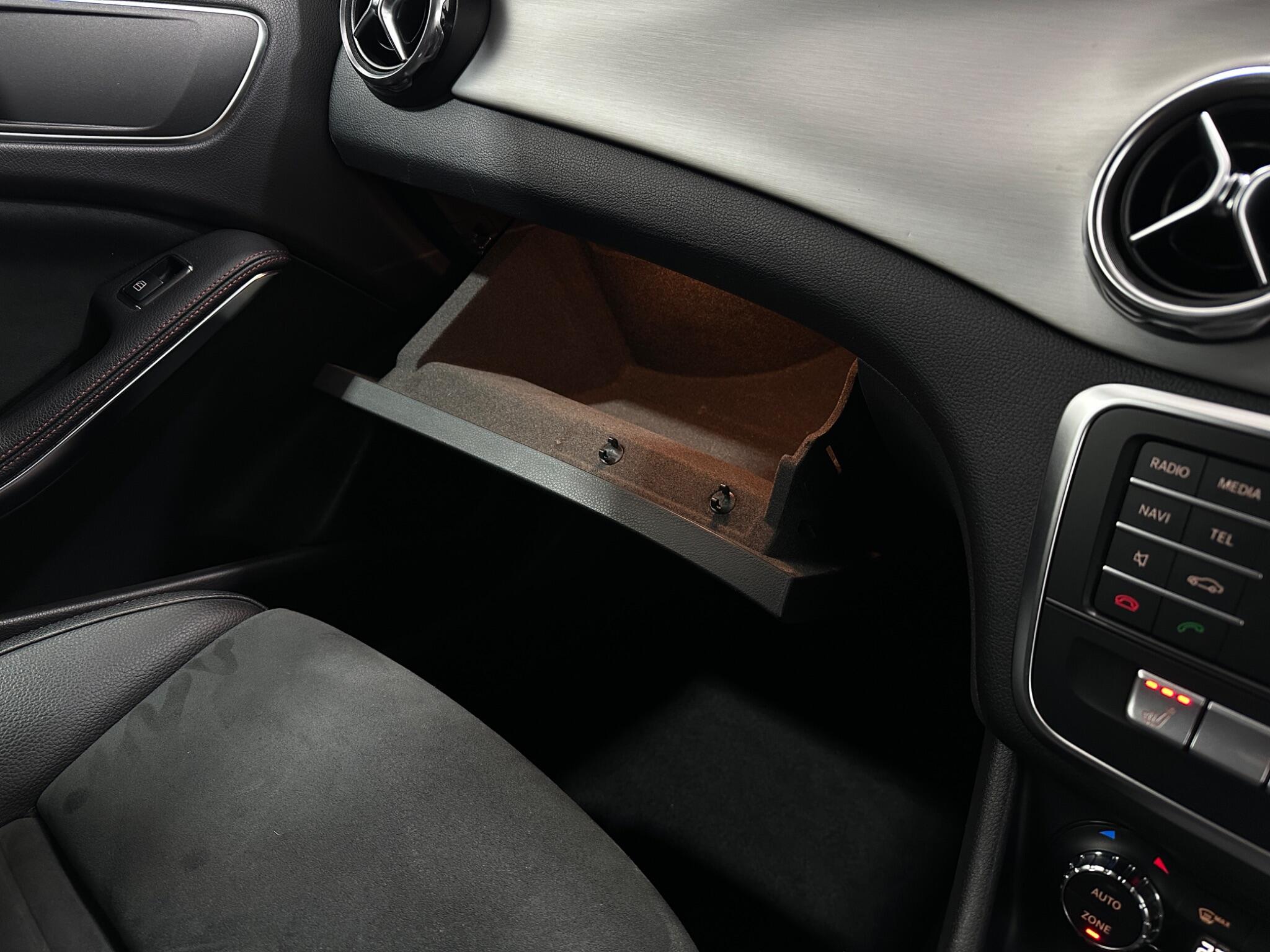 Mercedes-Benz Gla view 29