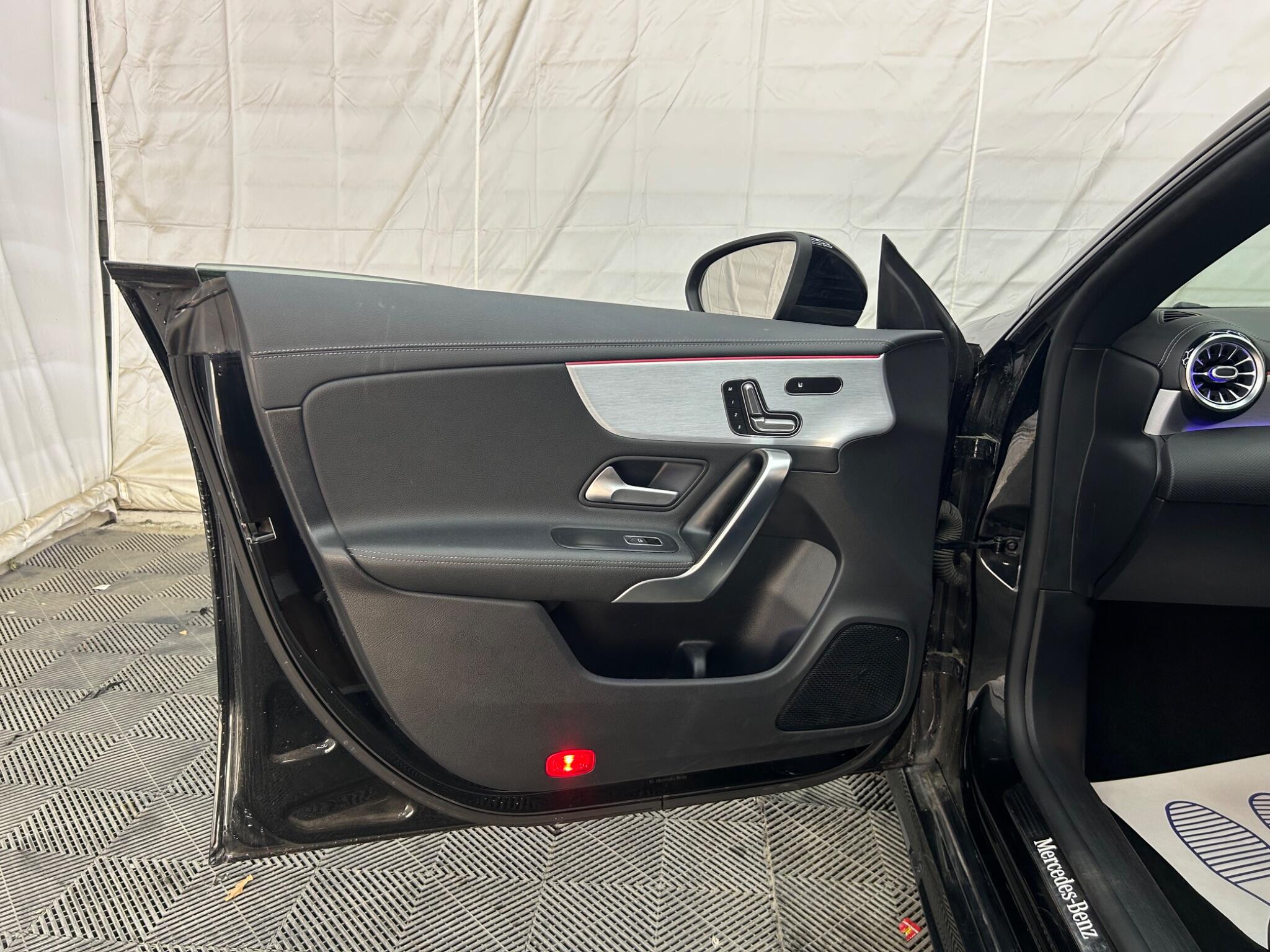 Mercedes-Benz Cla view 30