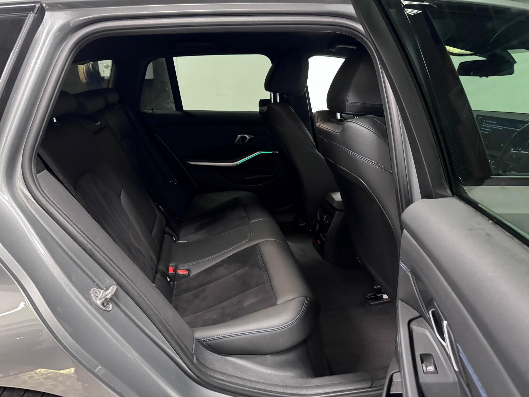 BMW 3 Series view 9