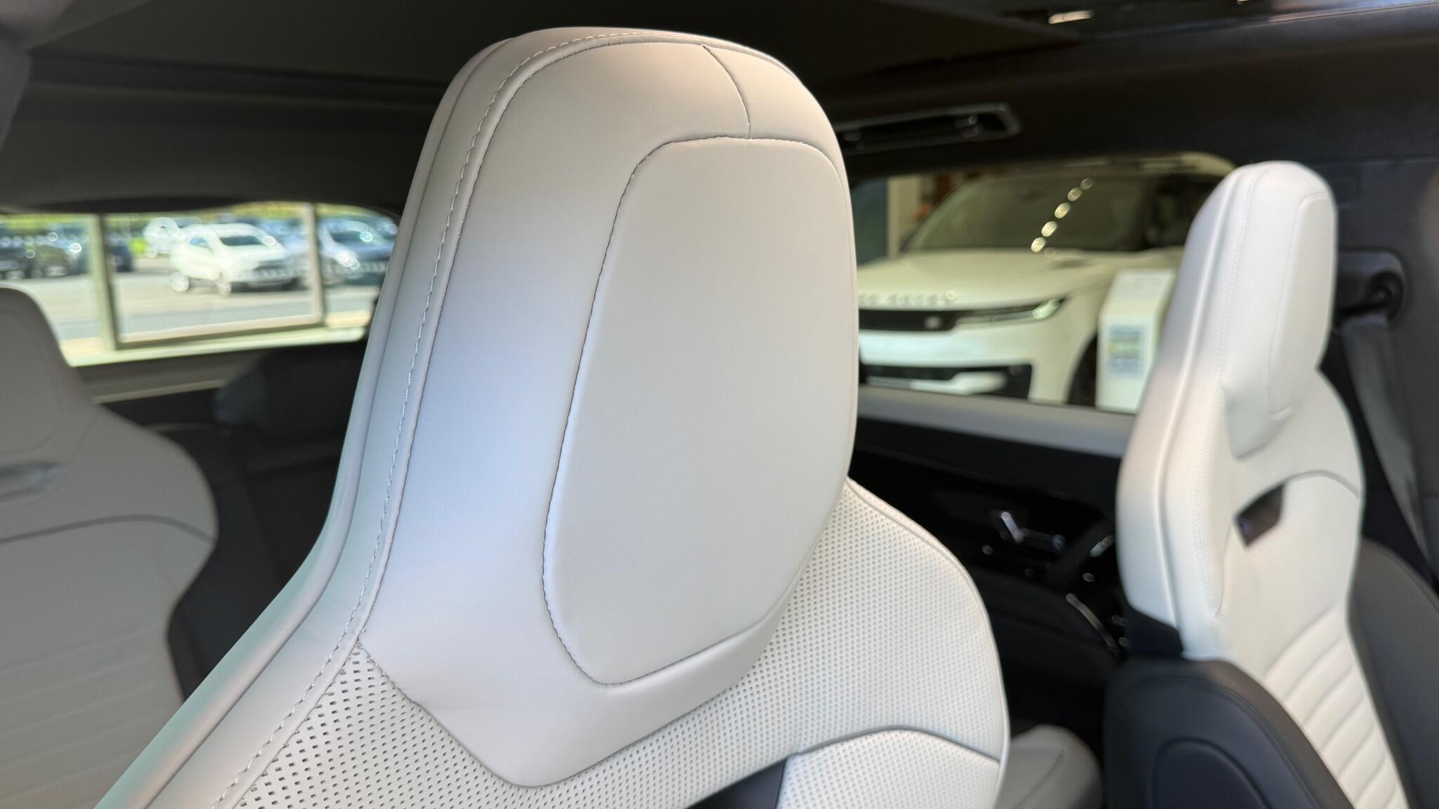 Land Rover Range Rover Sport view 30
