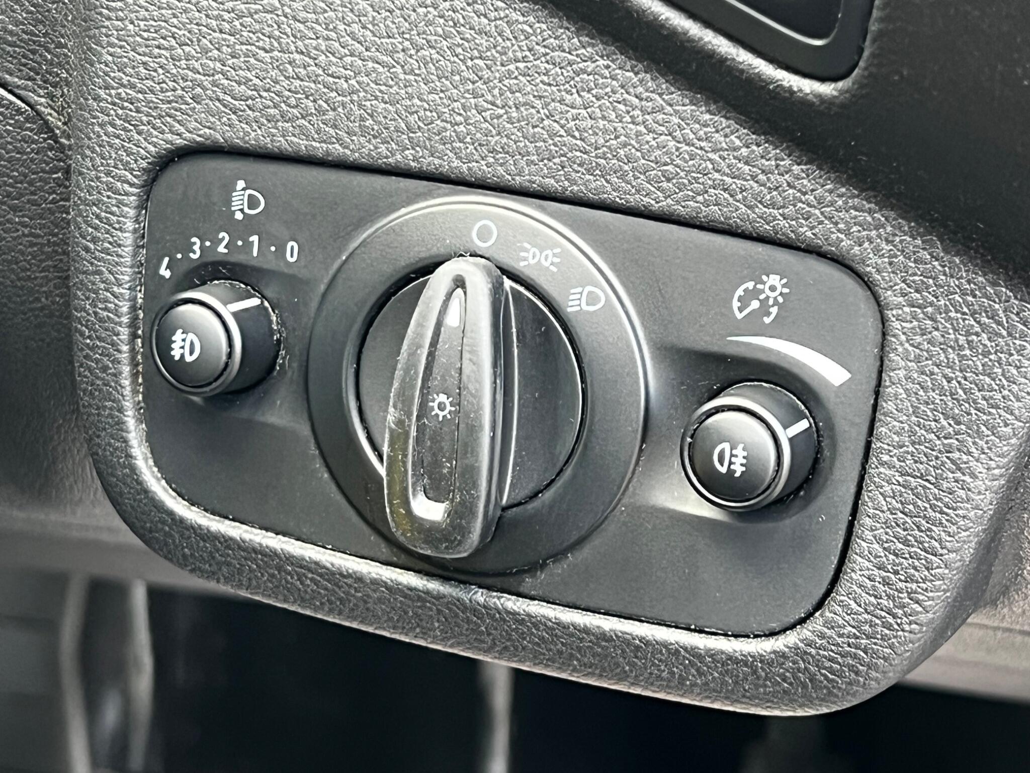 Ford C-Max view 18