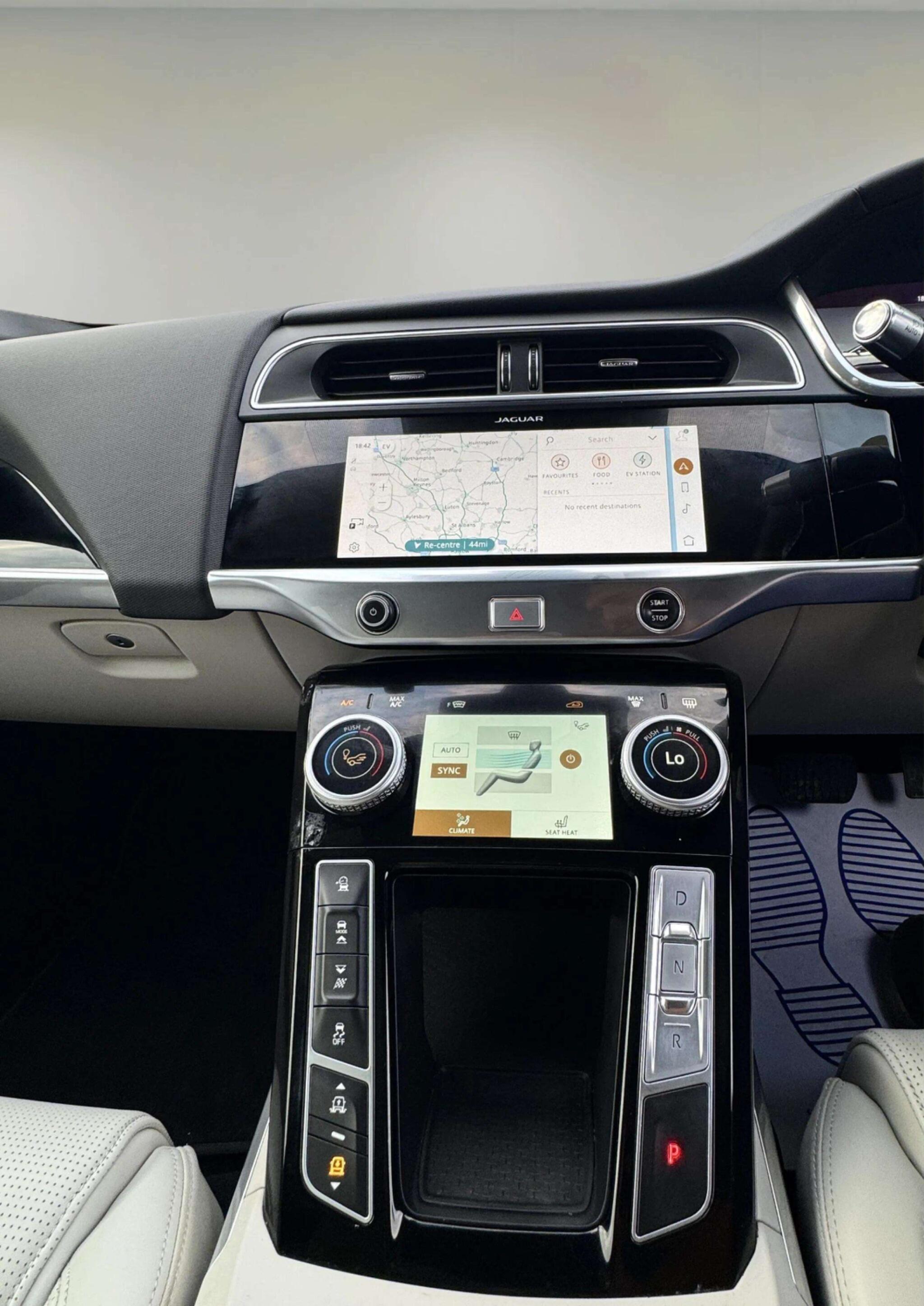 Jaguar I-Pace view 59