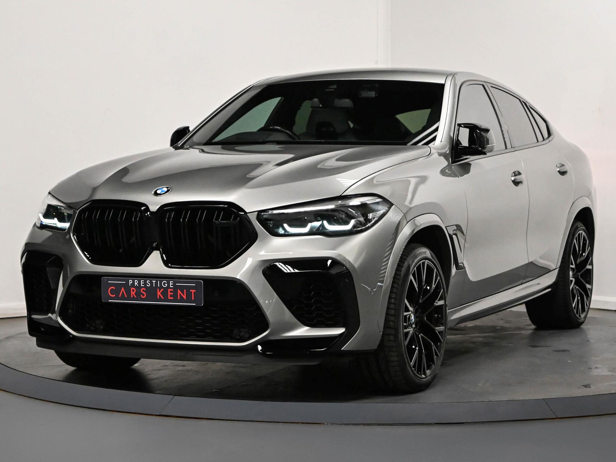 BMW X6 M view 6