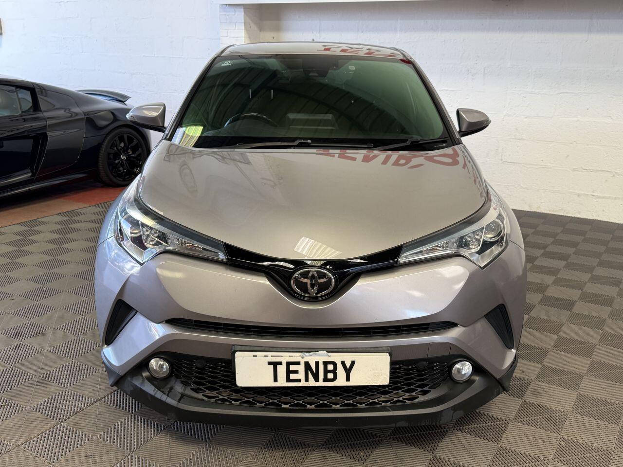 Toyota C-HR view 4