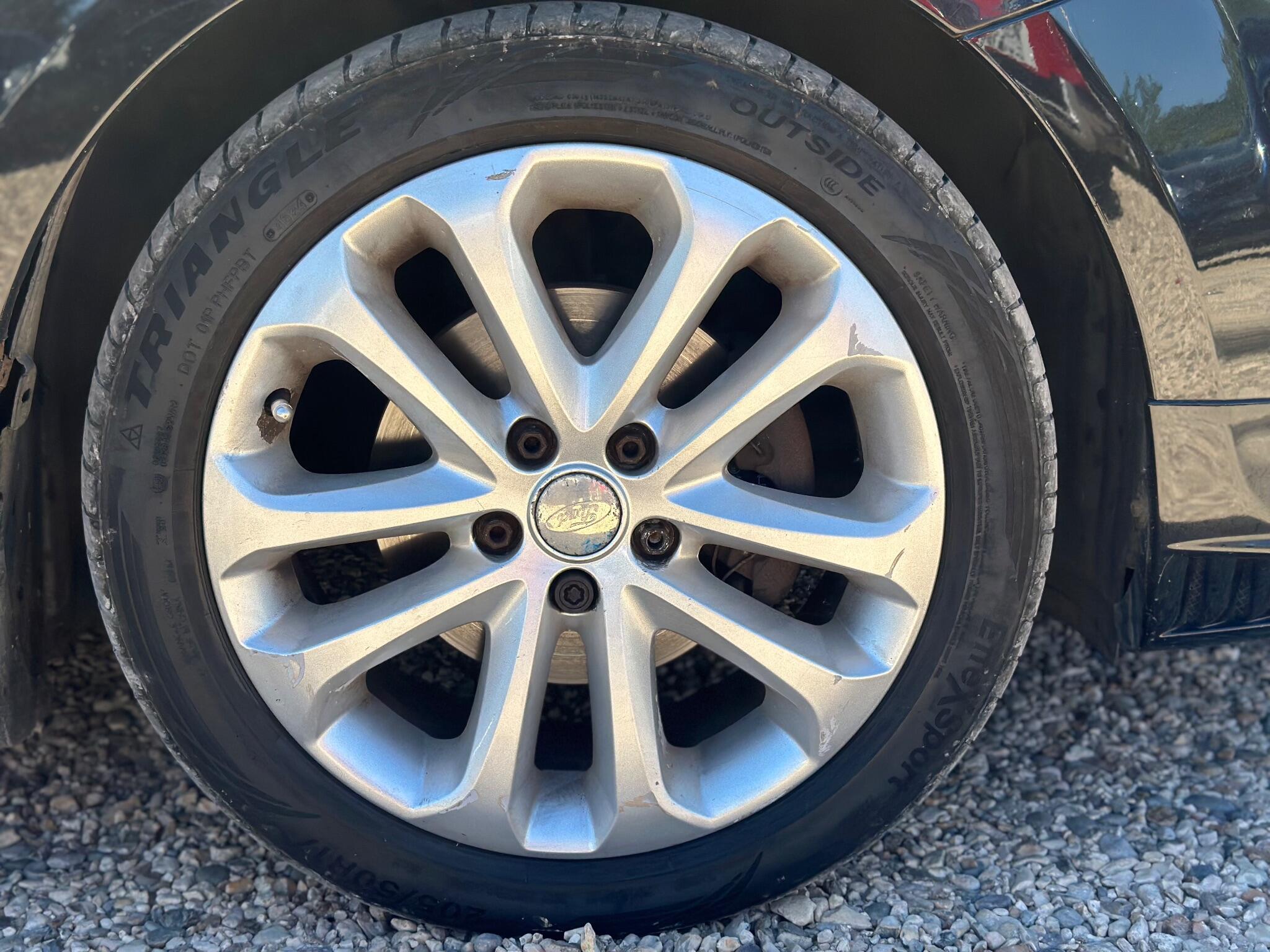 Ford Focus view 29