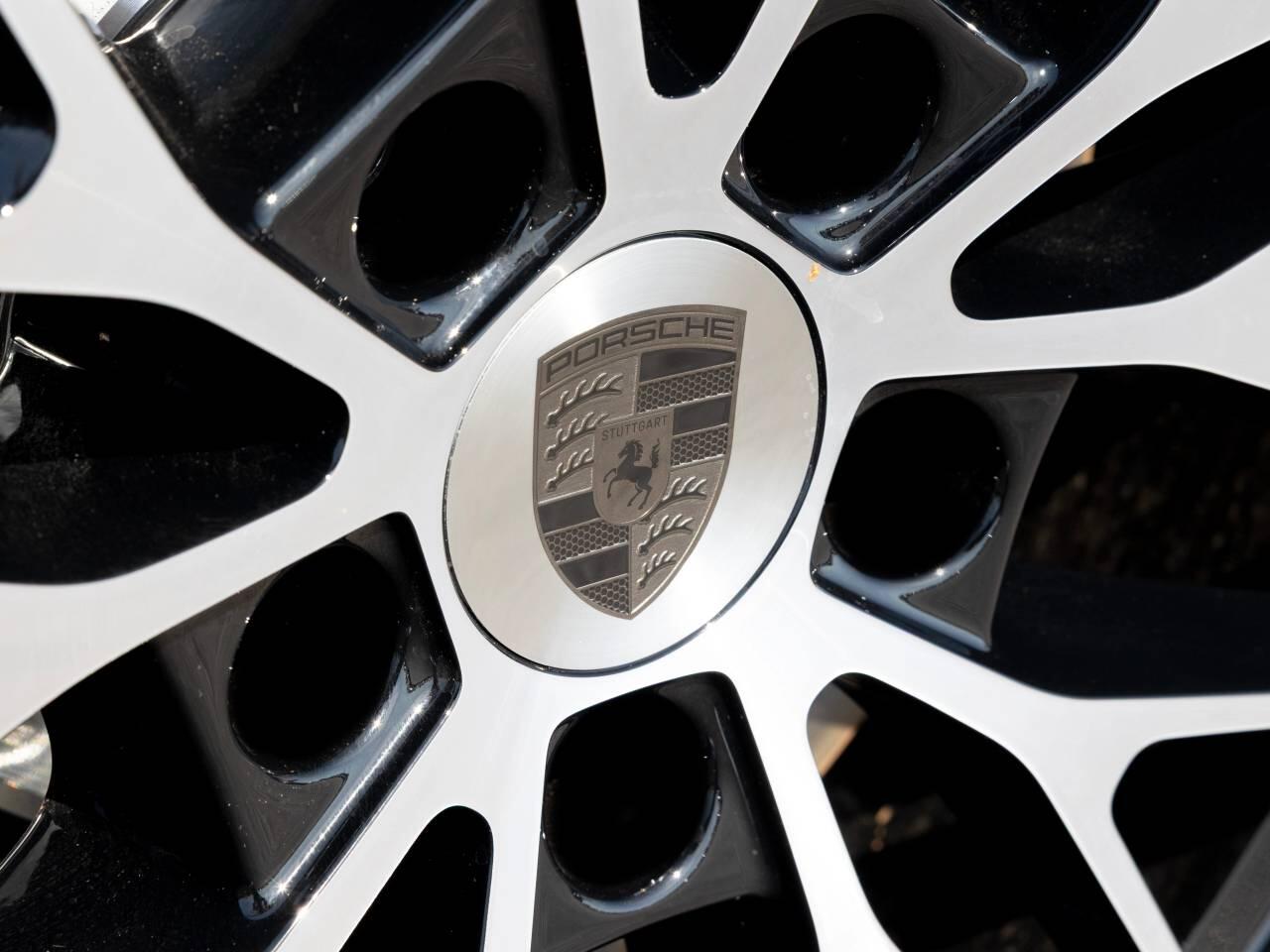 Porsche Macan view 6