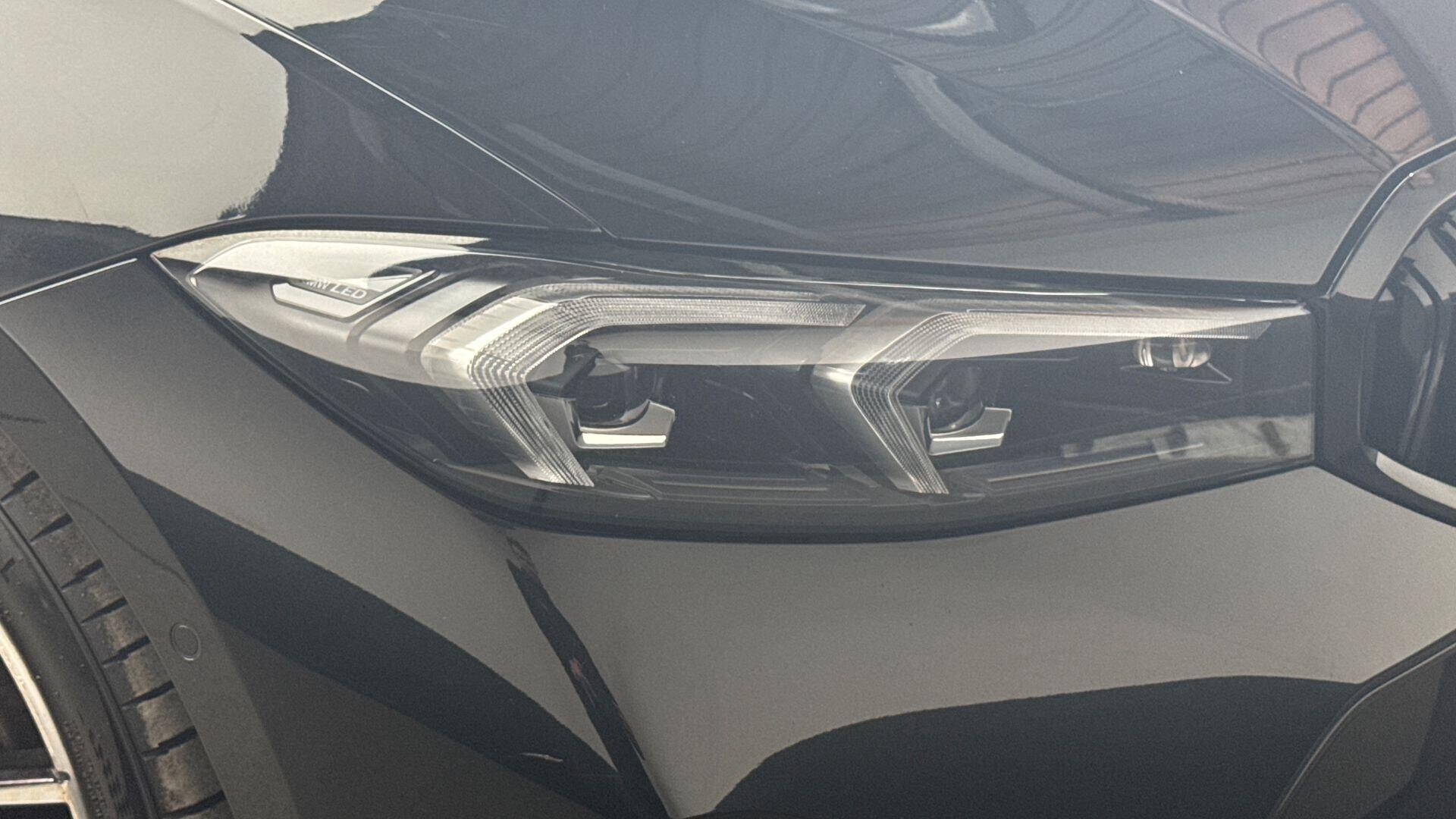 BMW 3 Series view 23