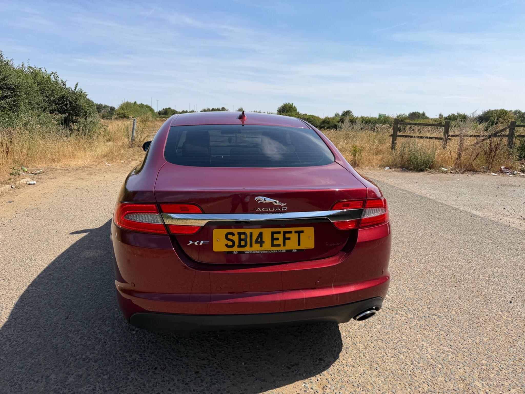 Jaguar XF view 50