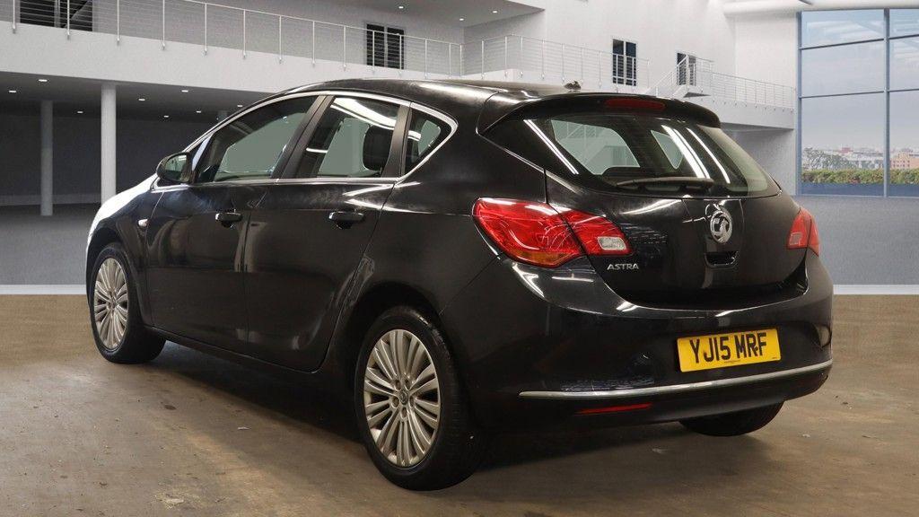 Vauxhall Astra view 3