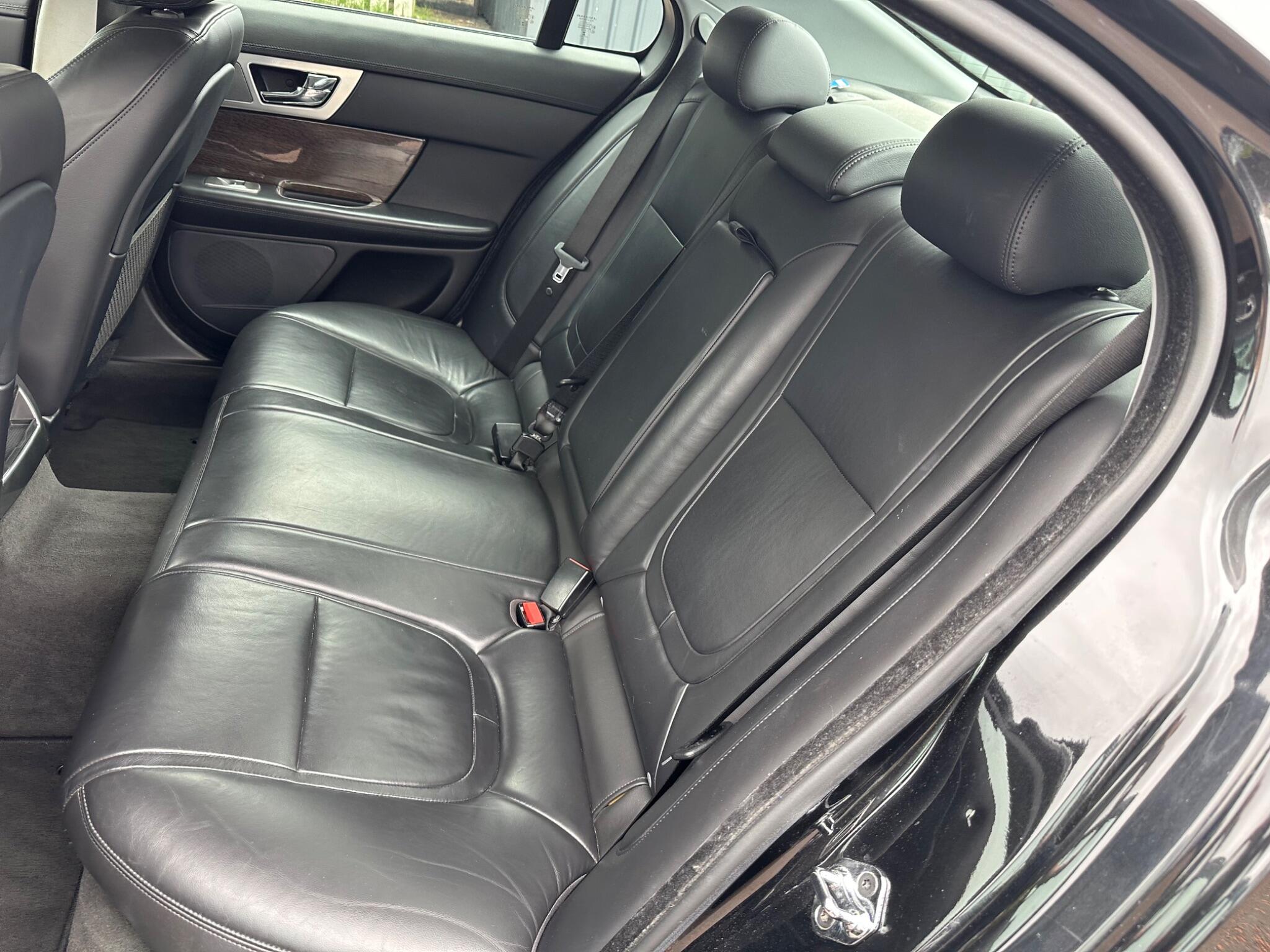 Jaguar XF view 8