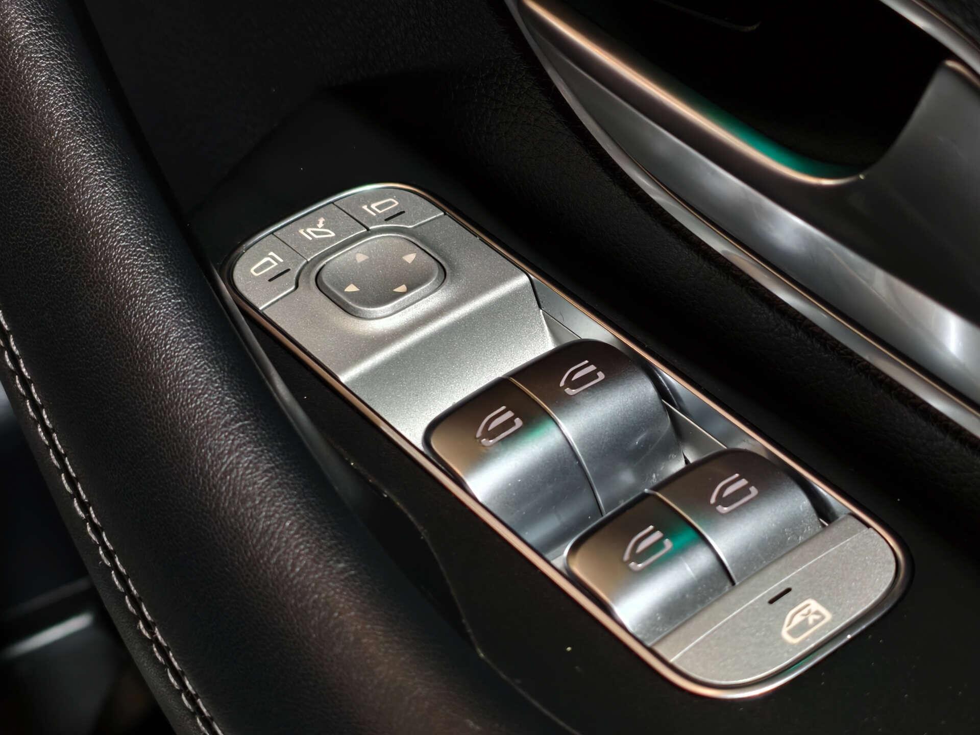 Mercedes-Benz Gle view 26