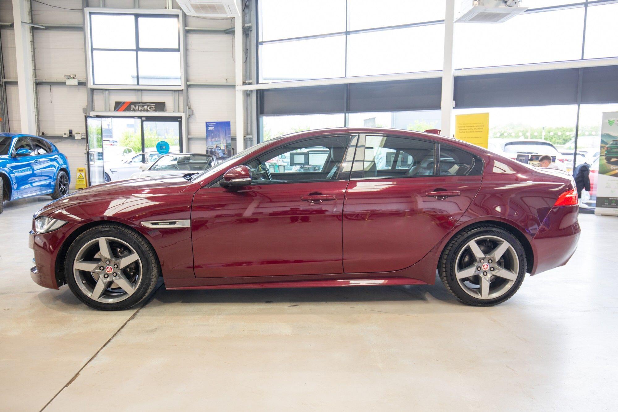 Jaguar Xe view 13