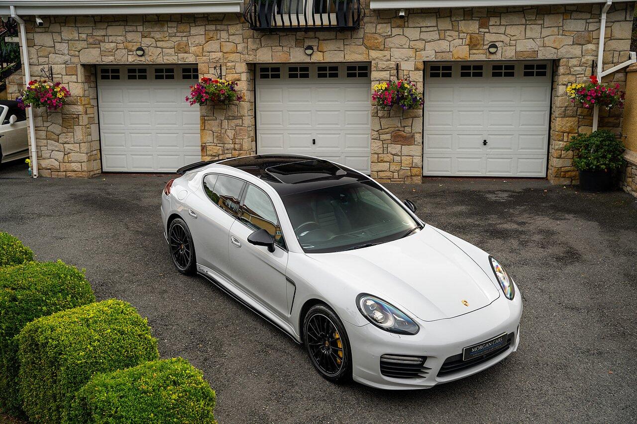 Porsche Panamera view 94
