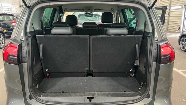 Vauxhall Zafira Tourer view 13