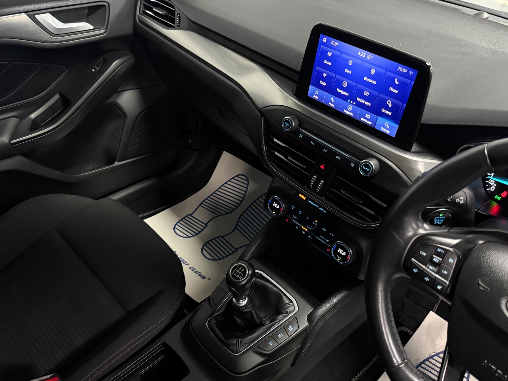 Ford Focus view 21